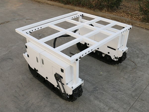 电动履带底盘温室农业：不压苗、无尾气，帮种户省力气